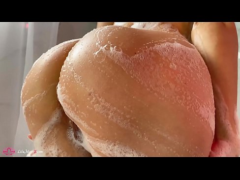 ❤️ Brineta masturbira macu vibratorom do intenzivnog orgazma pod tušem ❌ Prekrasni porno kod nas ﹏